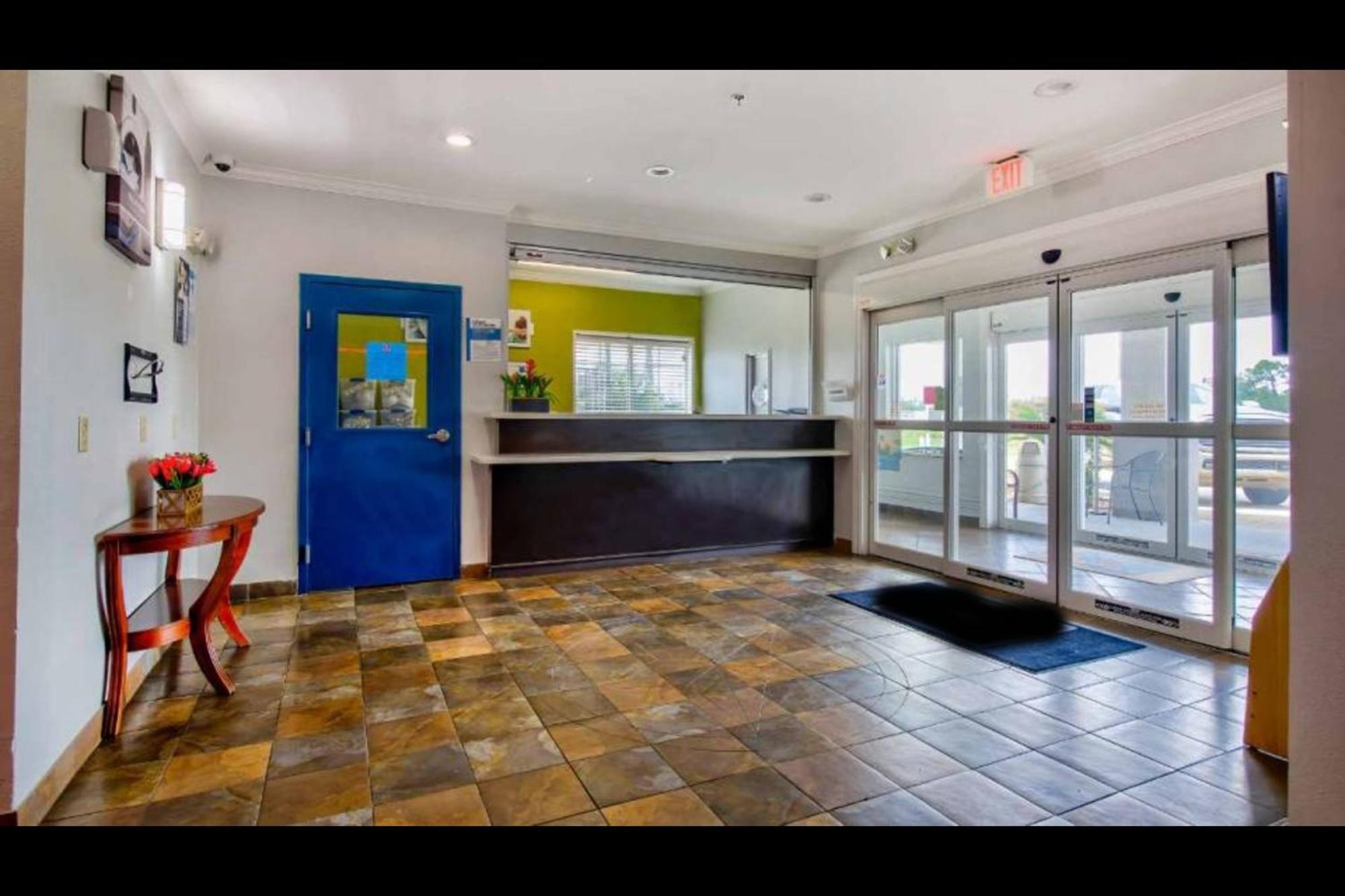 Oyo Townhouse Sulphur,La Extended Stay Dış mekan fotoğraf