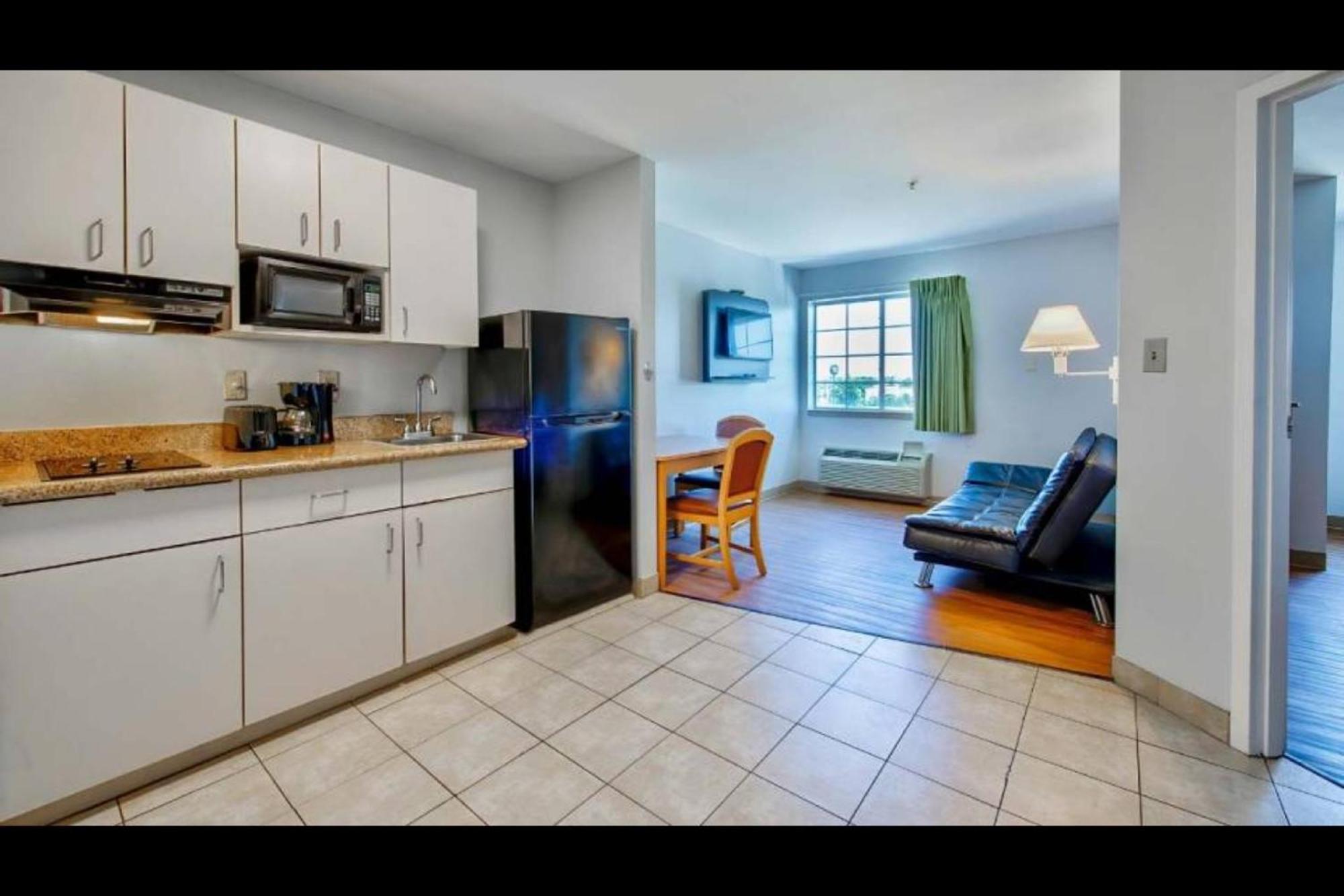 Oyo Townhouse Sulphur,La Extended Stay Dış mekan fotoğraf